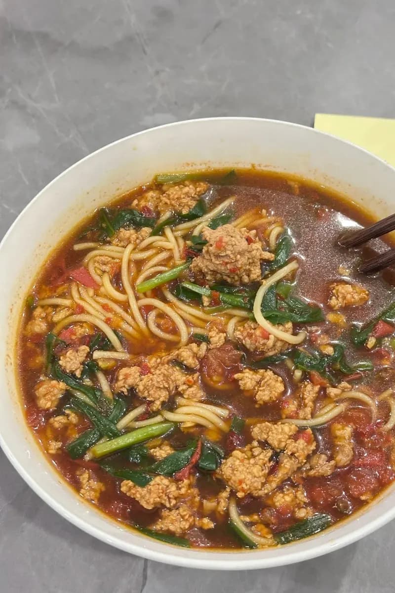 Small-pot mixian with minced pork and chili broth, Kunming