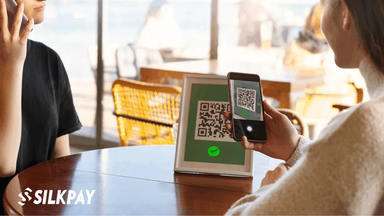 Foreigner successfully paying with WeChat Pay QR code in China