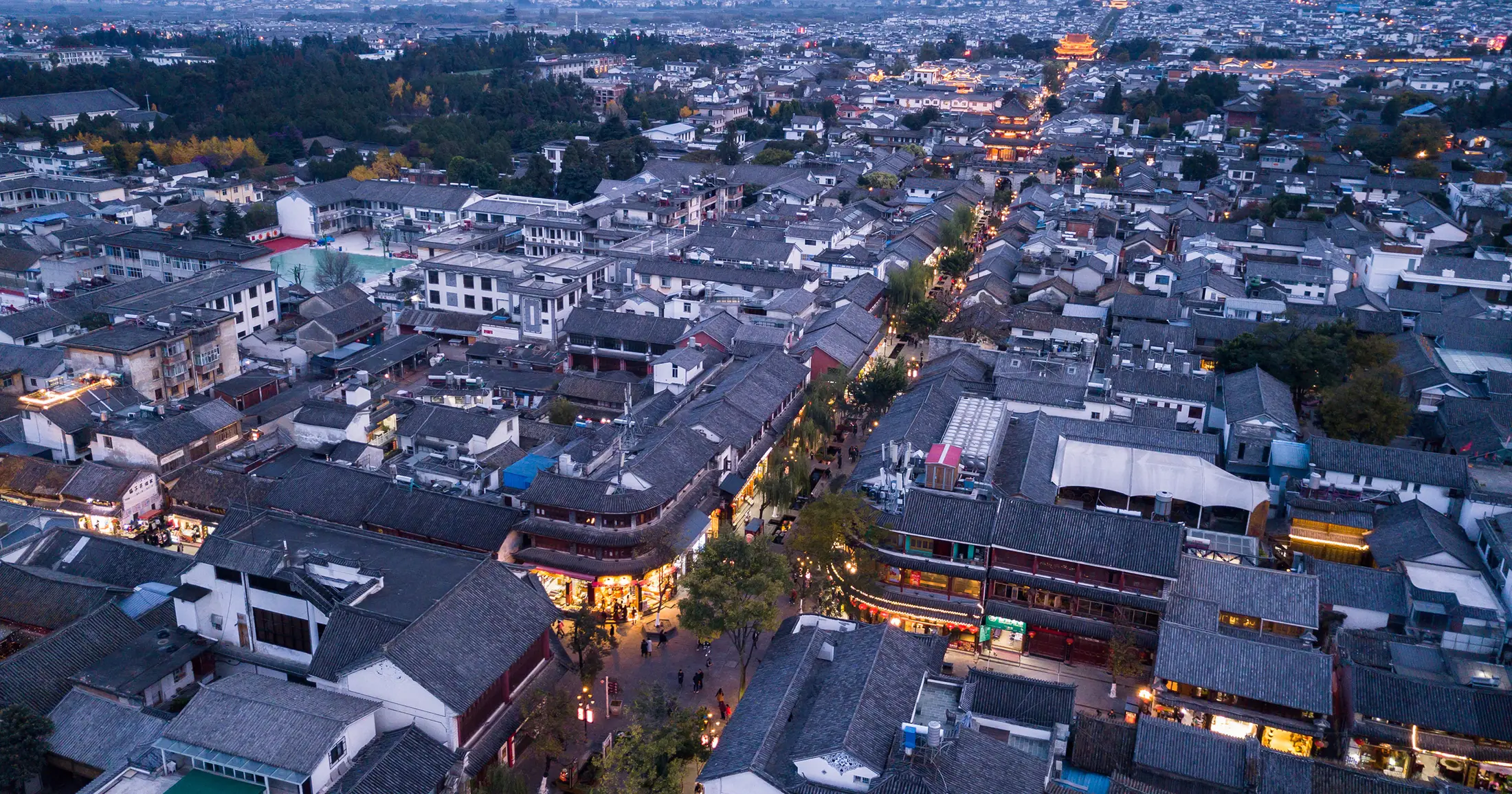 Where to Stay in Dali: Ancient Town, Erhai, or a Village?