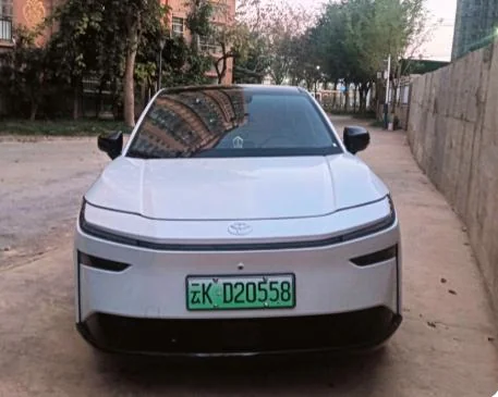 Five-seat partner vehicle exterior